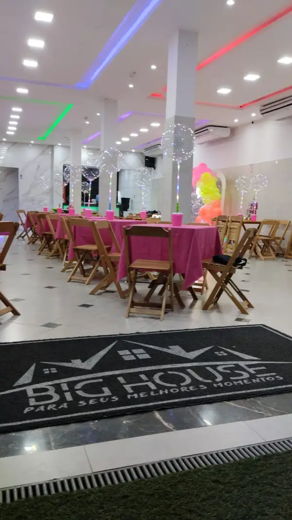 Festa temática personalizada com decoração completa no Espaço Big House