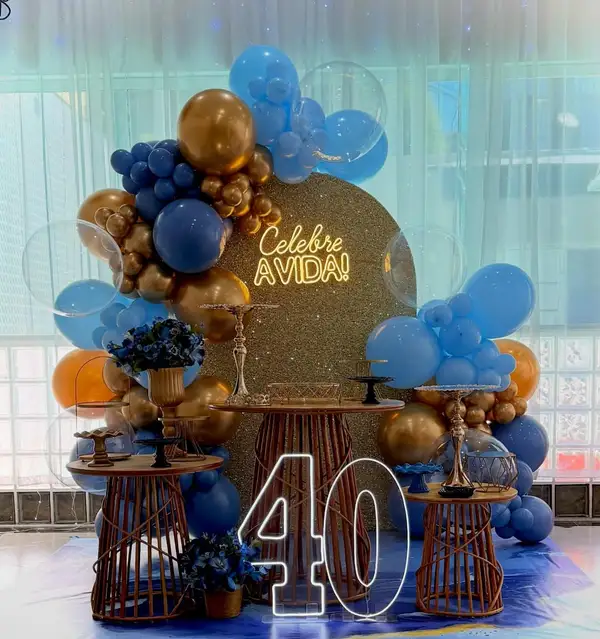 Aniversário adulto elegante no Espaço Big House com salão climatizado decorado