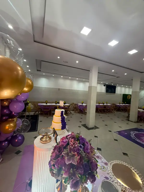 Evento exclusivo com decoração personalizada no Espaço Big House, Penha RJ
